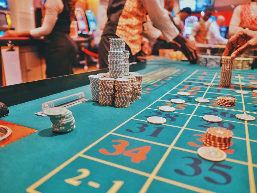 Local Casinos vs. International Casino Platforms: Which is Right for You?